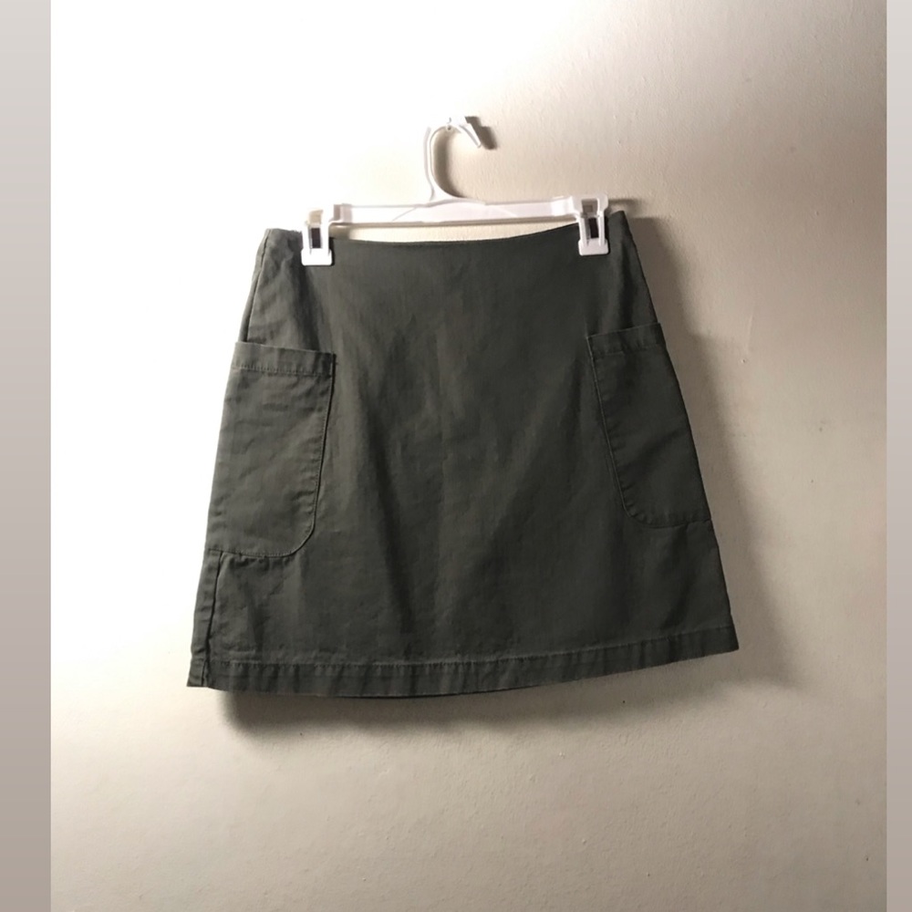 Short Green Skirt with Pockets Gently Used Size 4